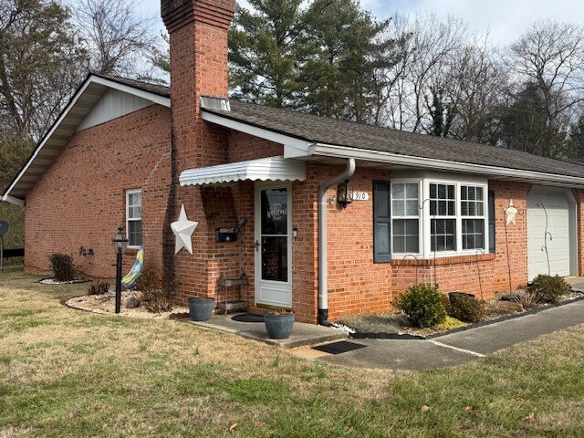 Building Photo - 910 Windridge Dr