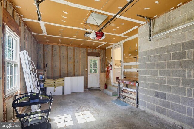 Building Photo - 18904 Blue Heron Ln