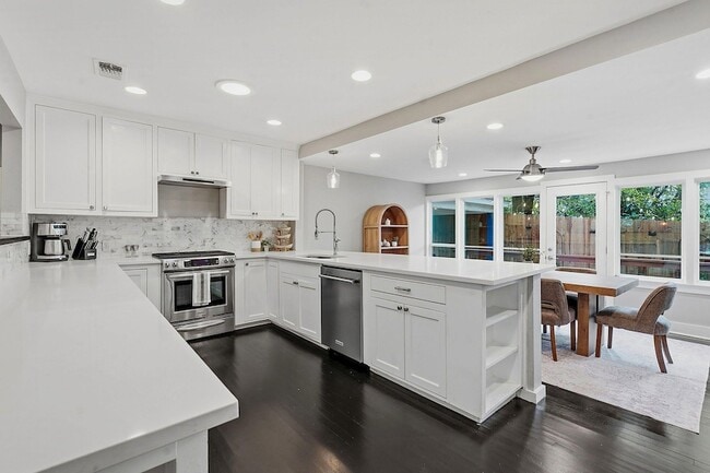 Building Photo - 1506 Chelsea Ln