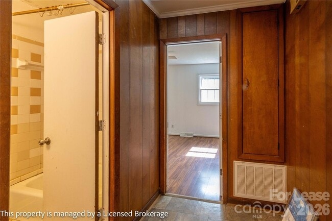 Building Photo - 234 Poplin St