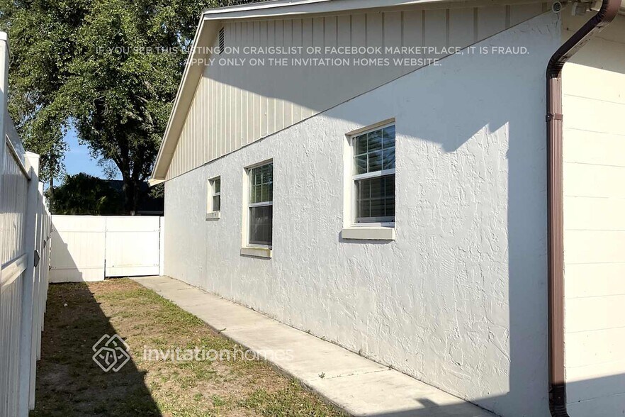 Building Photo - 9511 Drakemill Ct
