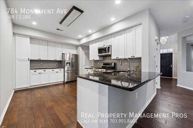 Building Photo - 784 Monument Ave