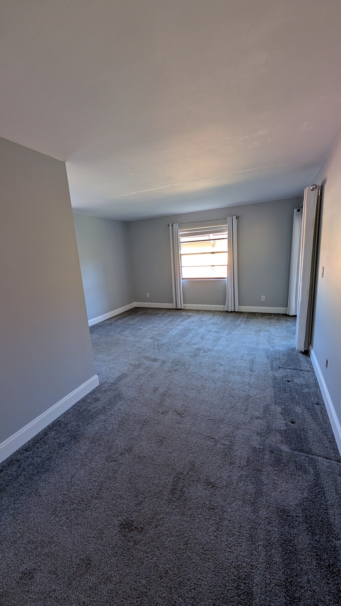 Building Photo - 6110 Whiskey Creek Dr