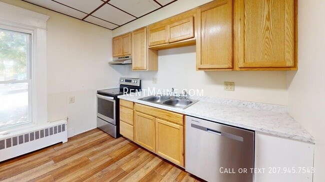Building Photo - 79 4th St