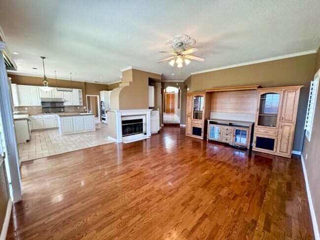 Building Photo - COMING SOON! Large Murrieta home available for LEASE!