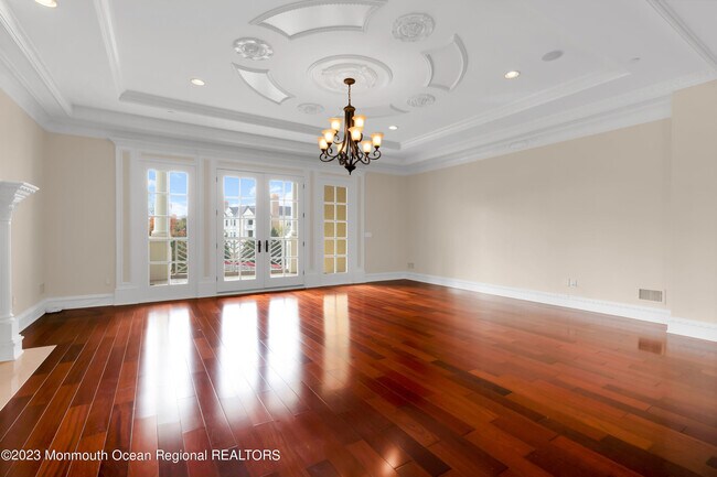 Building Photo - 1132 Oval Rd