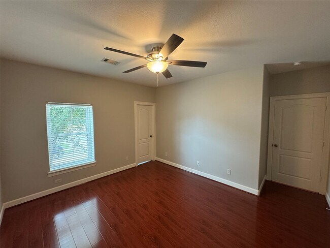 Building Photo - 107 Island Blvd