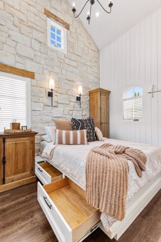 Building Photo - 192 Breakspear Ln