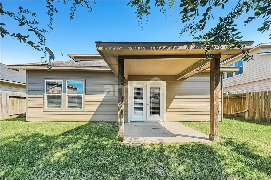 Building Photo - 10719 Woodwind Shadows Dr