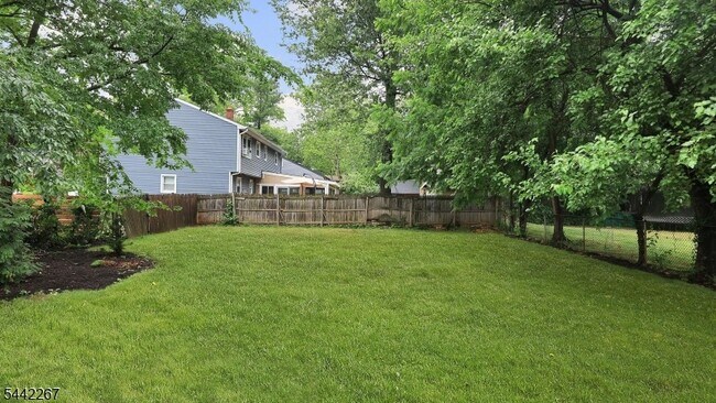 Building Photo - 1751 Mountain Ave