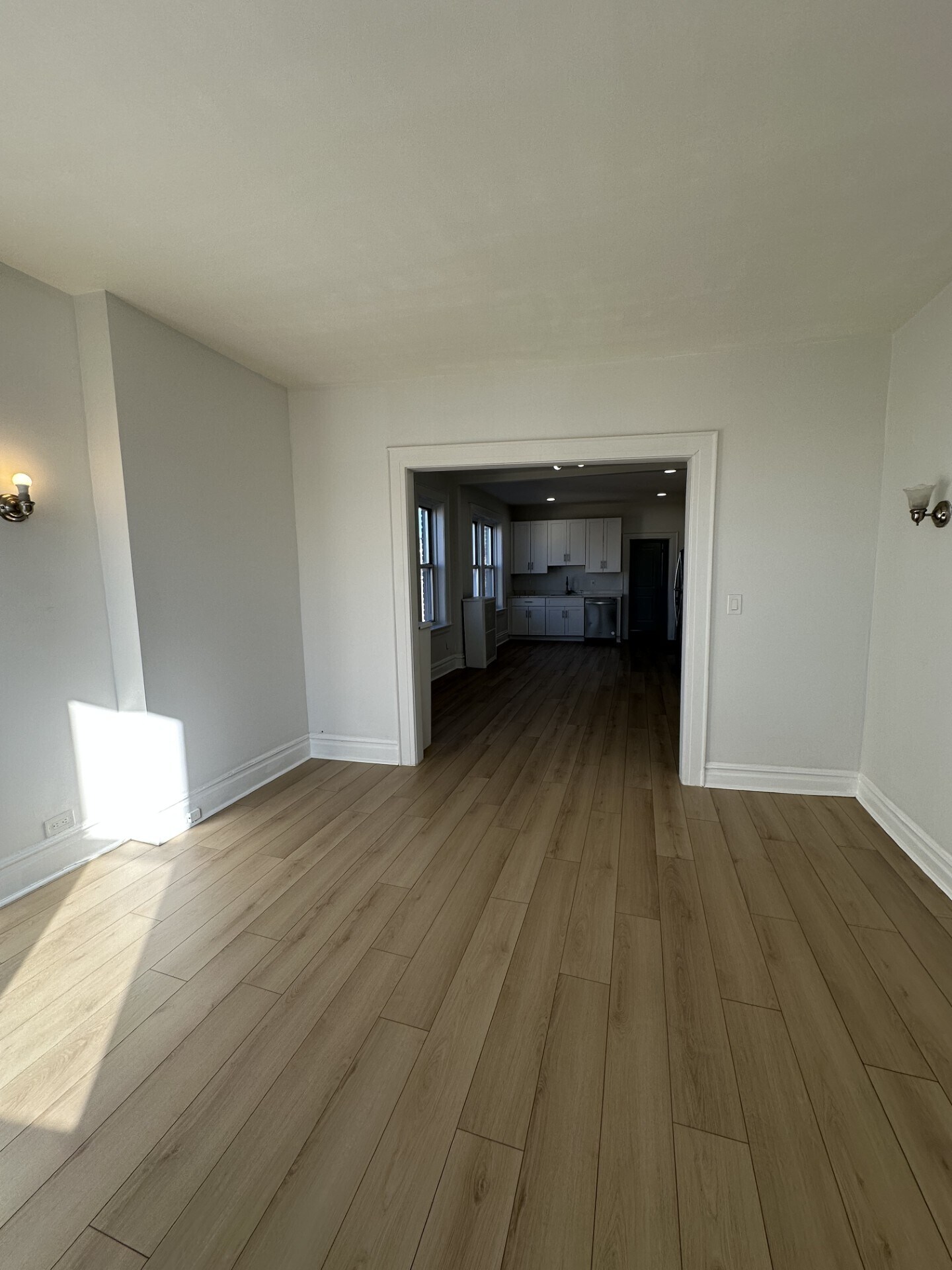 Living Room Dining Room combo - 319 Bloomfield Ave