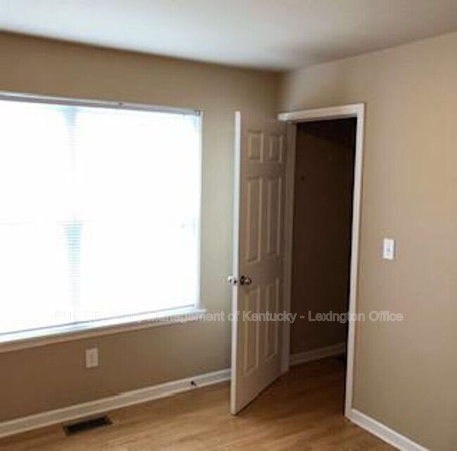 Building Photo - 219 W 4th St