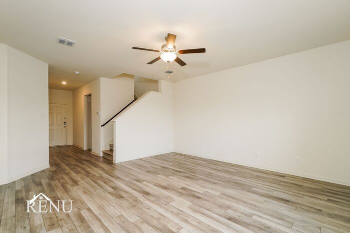 Building Photo - 11022 Yonder Flts