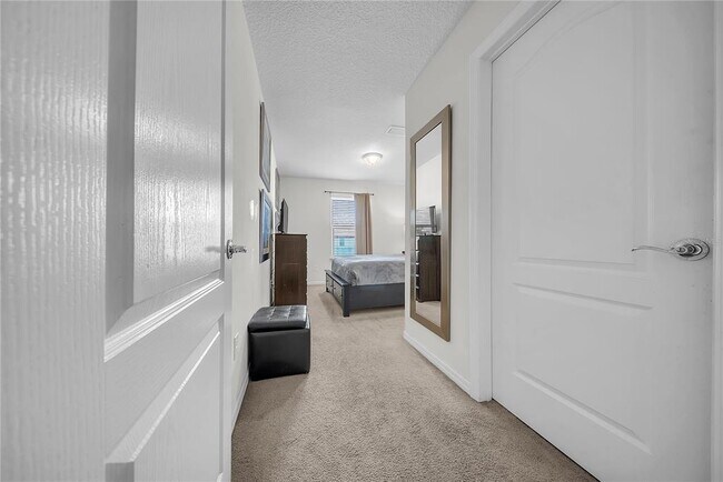 Building Photo - 2027 Majorca Dr