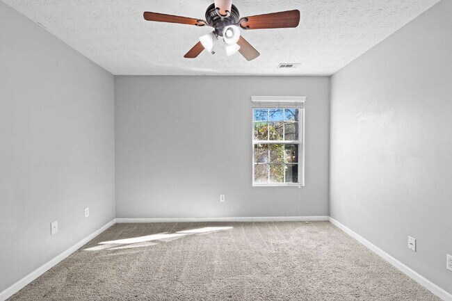 Building Photo - 3 Bedroom Ranch in Golf Cart Area of Senoia