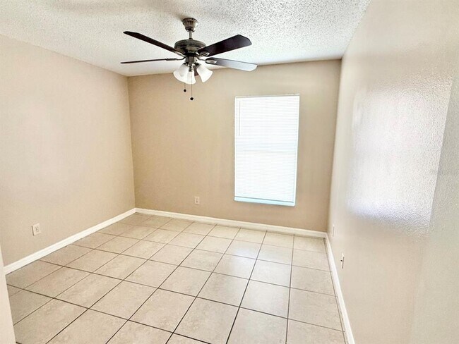 Building Photo - 2414 Harbor Town Dr
