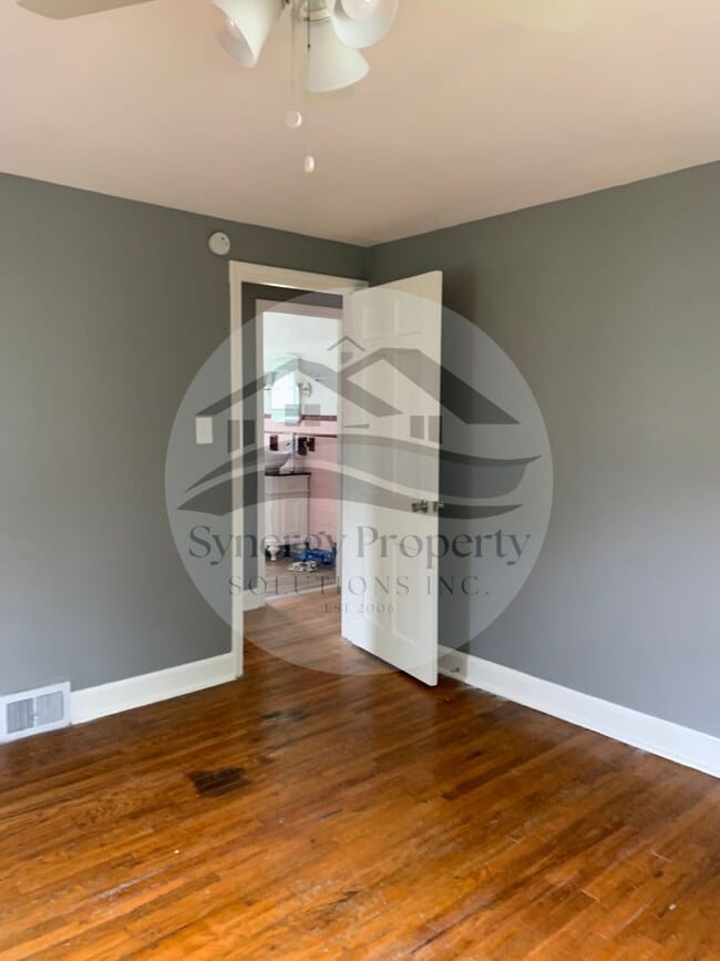 Building Photo - Coming Soon !3 Bedroom, Garage June 6th