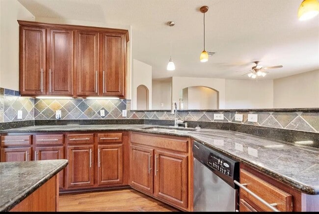 Building Photo - 120 Emory Fields Dr