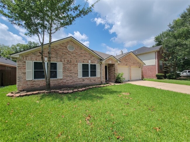 Building Photo - 16807 Sussex Dr