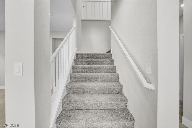 Building Photo - 6360 Pipers Brk Ln