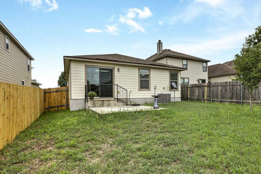 Building Photo - 2322 Kuykendall Dr