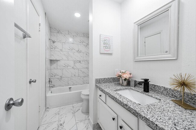 Building Photo - 13407 Wells River Dr