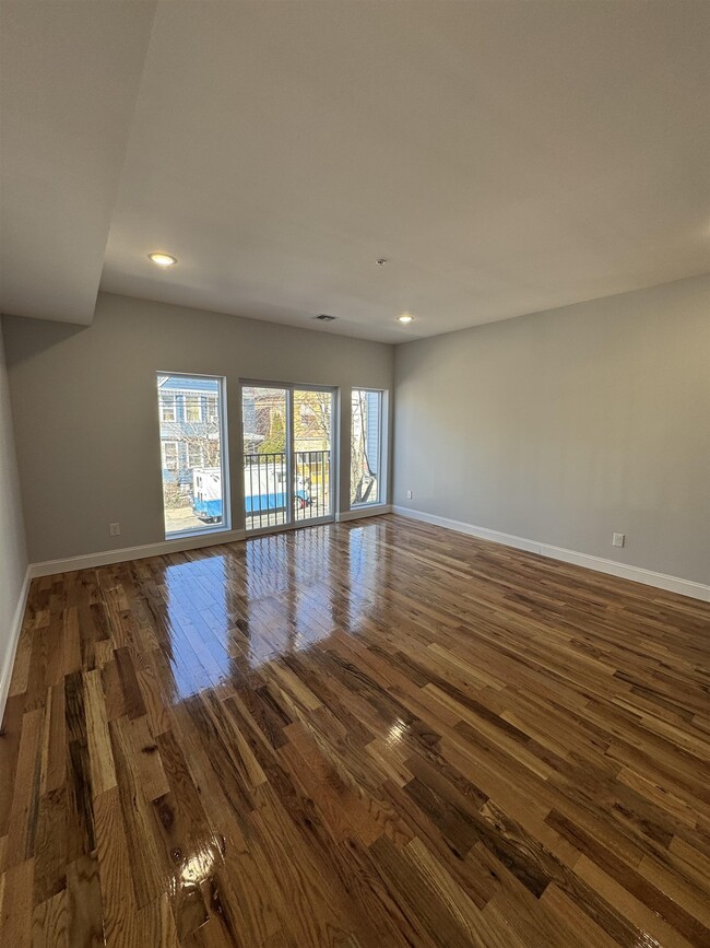 Building Photo - 832 S 19th St