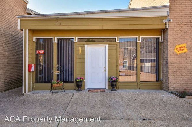 Building Photo - 8033 Gessner Dr