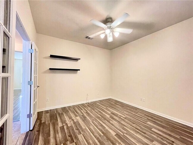 Building Photo - 906 Mesquite Hollow Pl