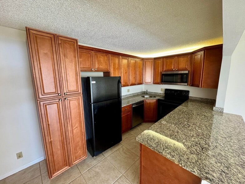 Building Photo - 1119 Green Pine Blvd