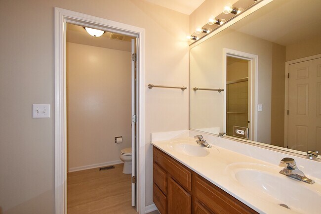 Building Photo - 312 Fairmont Ct