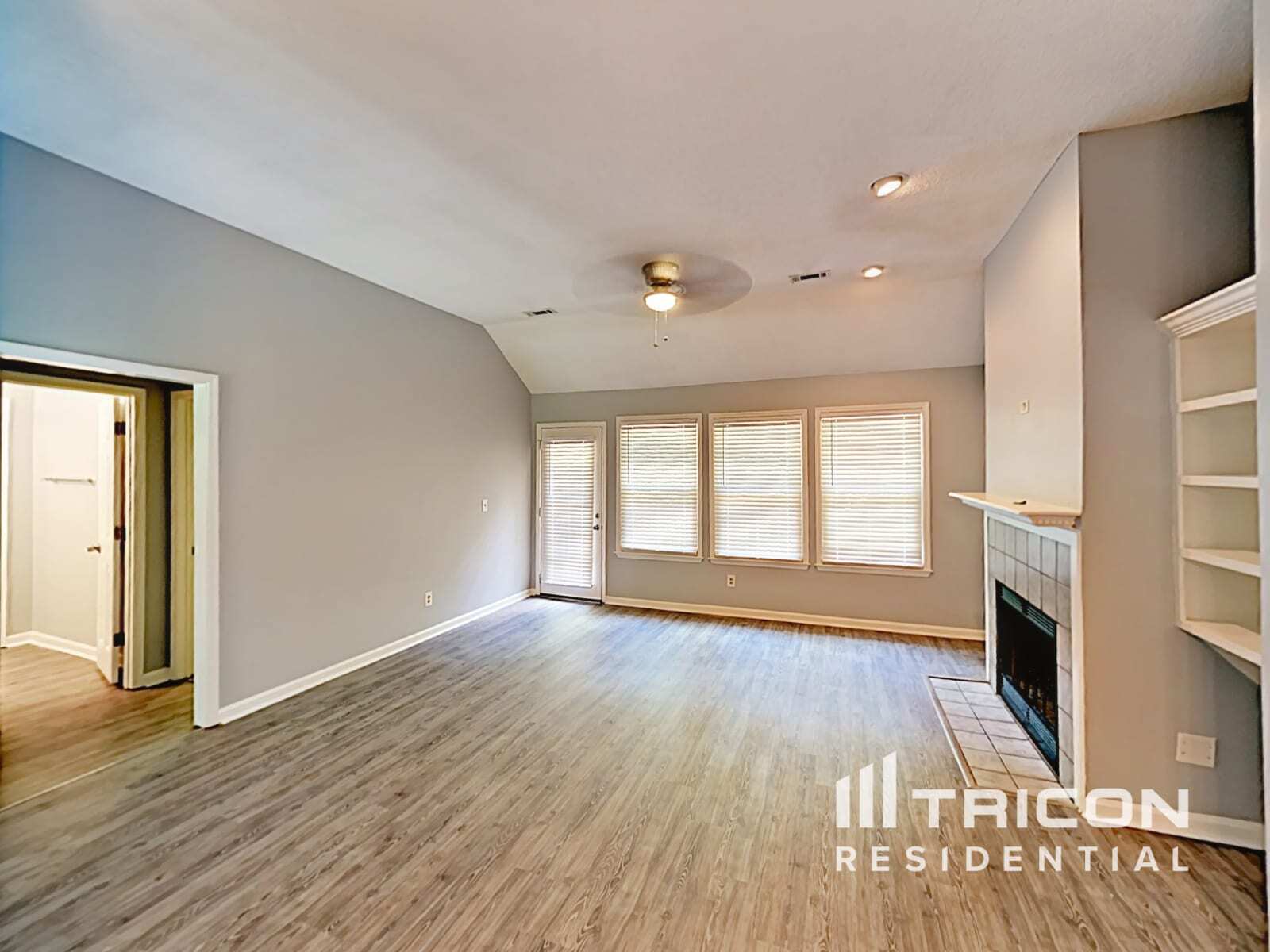 Building Photo - 105 Peach Pointe Dr