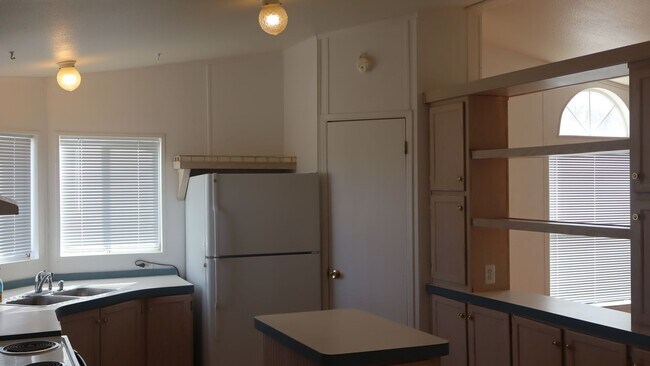 Building Photo - NICE MANUFACTURED HOME!
