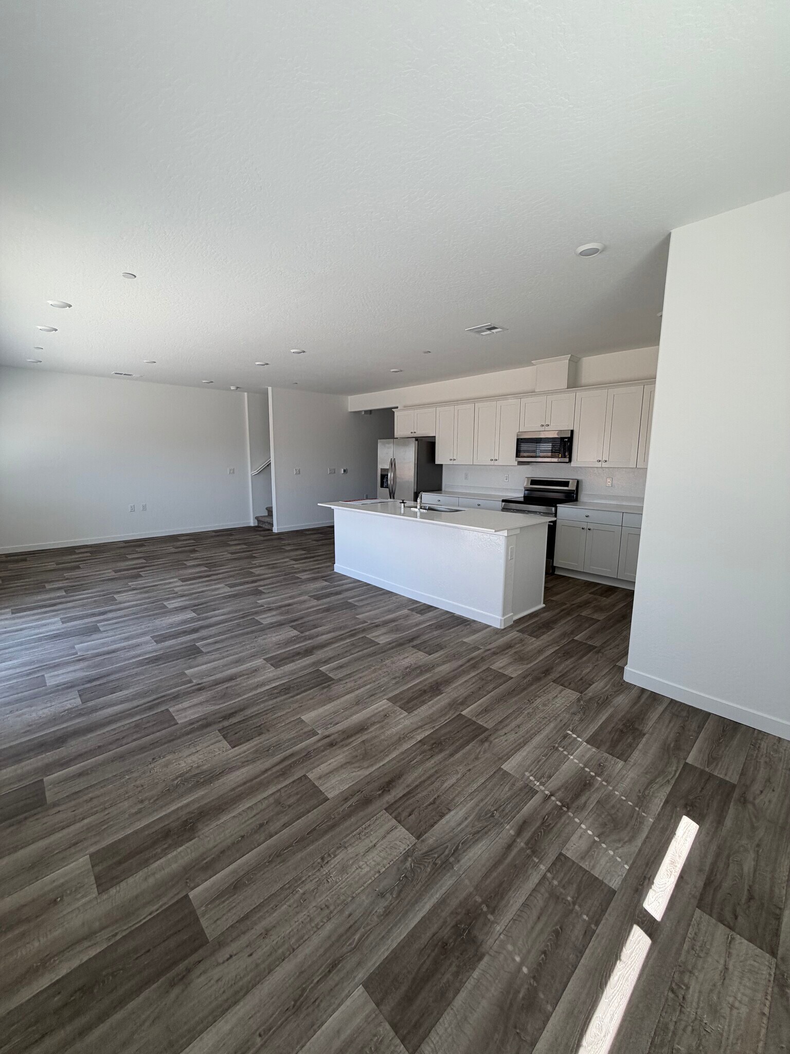Building Photo - 1628 Atlantica Dr S