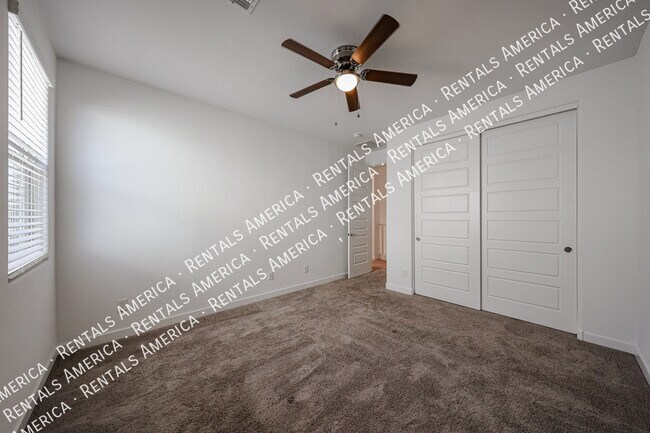 Building Photo - 1050 E Armstrong Wy