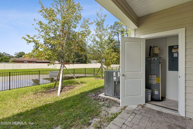 Building Photo - 7217 Sabal Ter