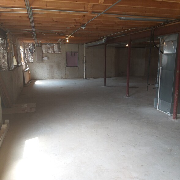 Building Photo - 277 W Biros Ln
