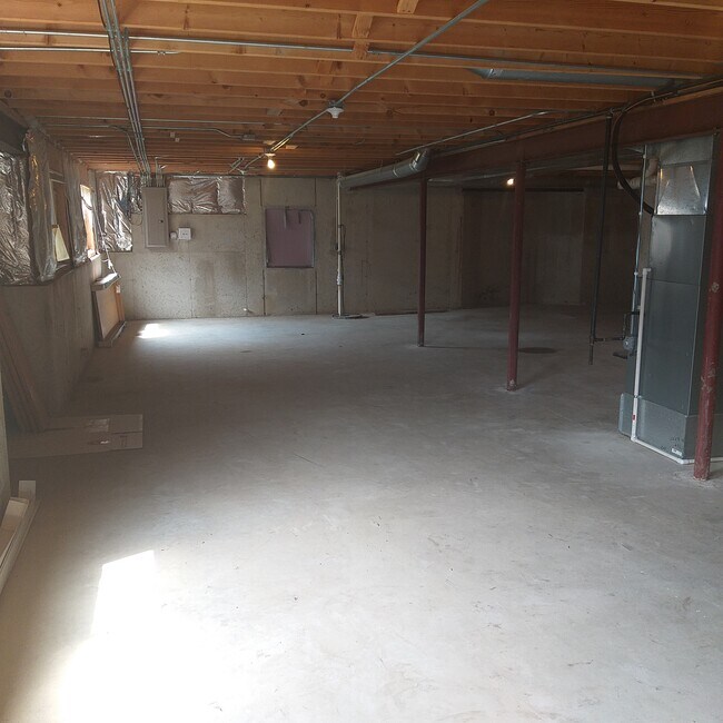 Building Photo - 277 W Biros Ln