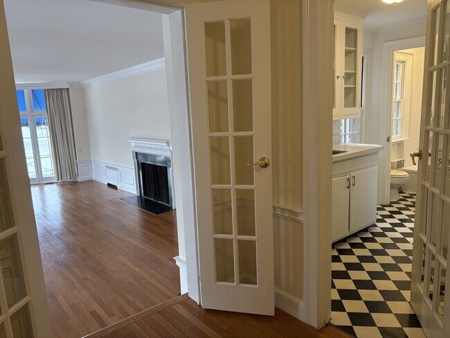 Building Photo - 700 Steamboat Rd