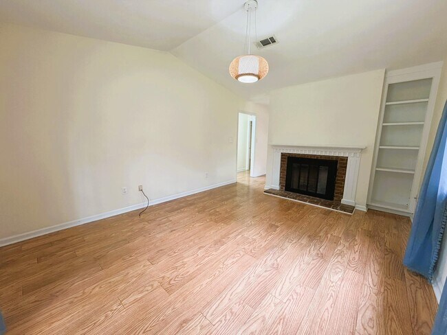 Building Photo - 136 Belmont Rd