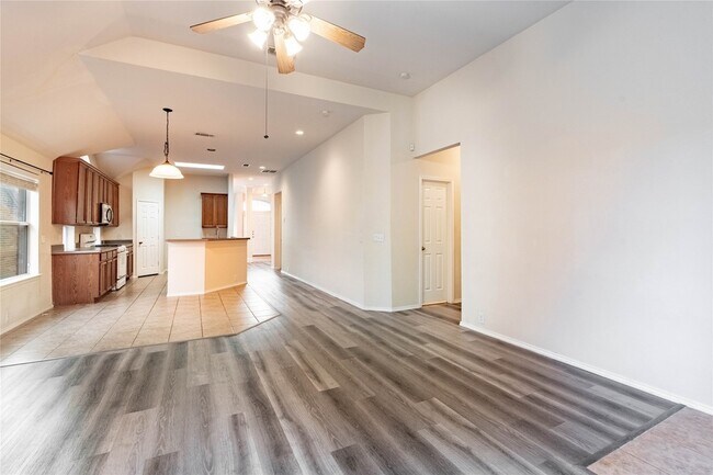 Building Photo - 2505 Monroe Dr