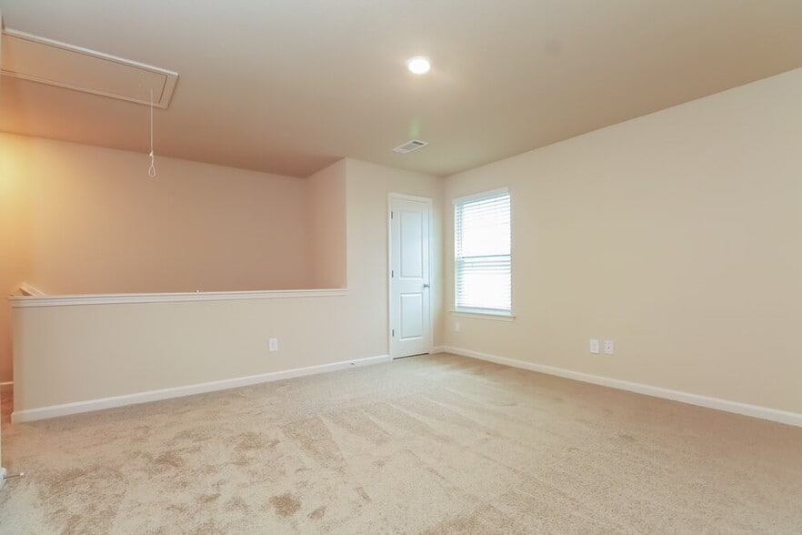 Building Photo - 432 Vermeer Ct