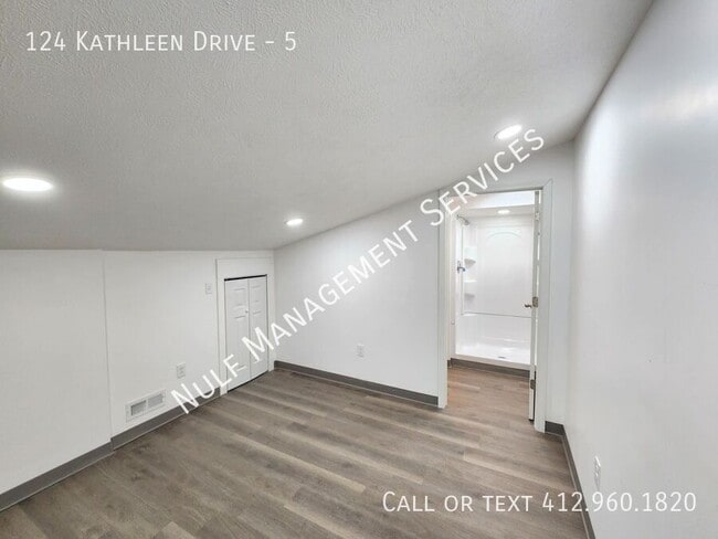 Building Photo - 124 Kathleen Dr