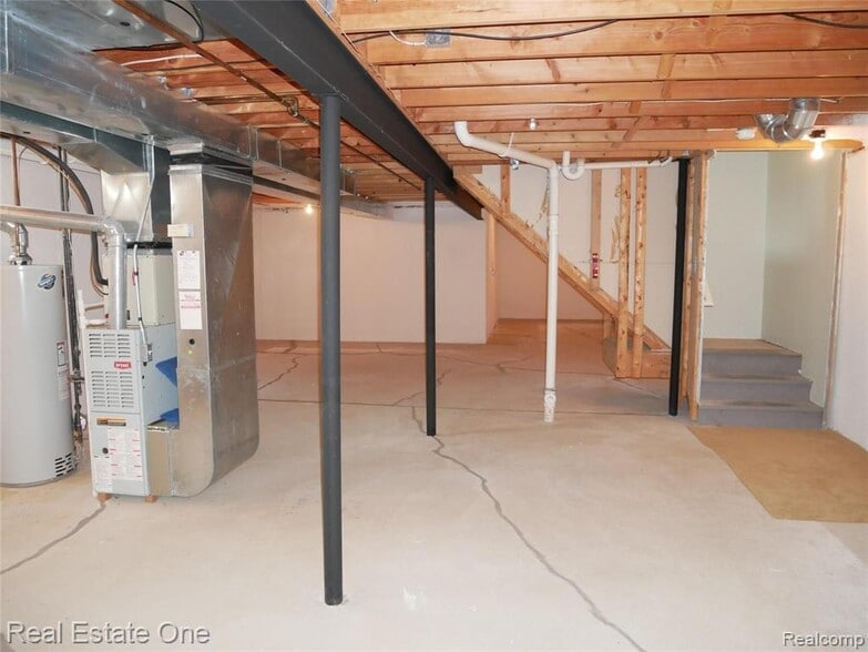 Building Photo - 5499 Seabreeze Ln