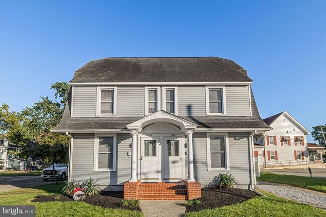 Building Photo - 108 Vine St