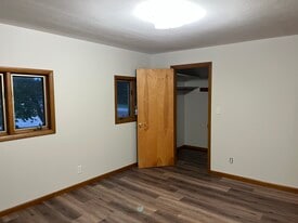 Building Photo - 455 S Arch Ave