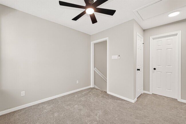 Building Photo - 4906 Pleasure Lake Ln