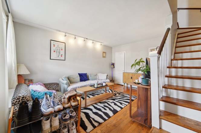 Building Photo - 1217 W 37th St