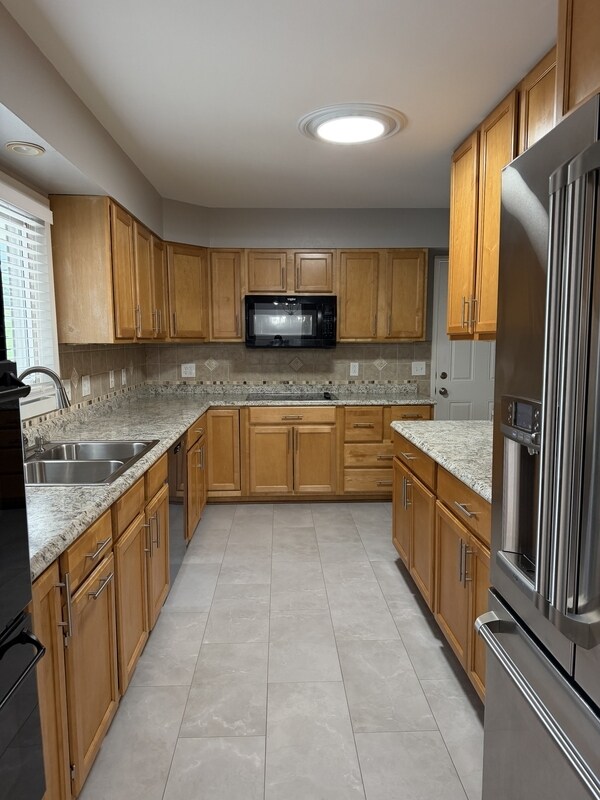 Building Photo - 8747 Kathy Ct