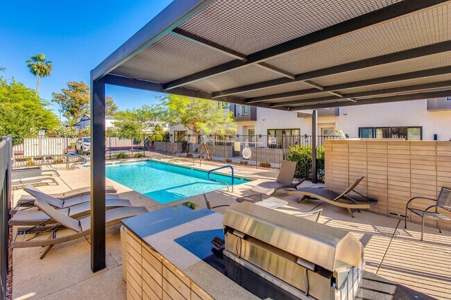 Building Photo - 5151 N 13th Pl